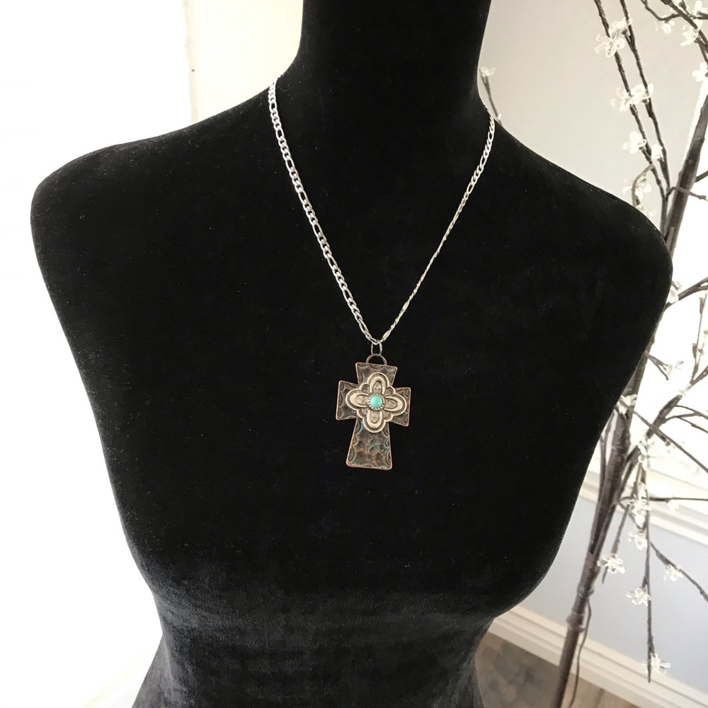 🆕3D Rustic Cross Pendant - Picture 4 of 4